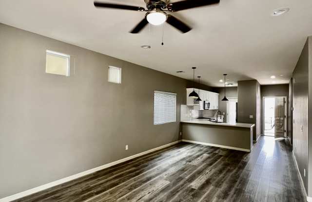 8017 S 6th Dr Gallery 4