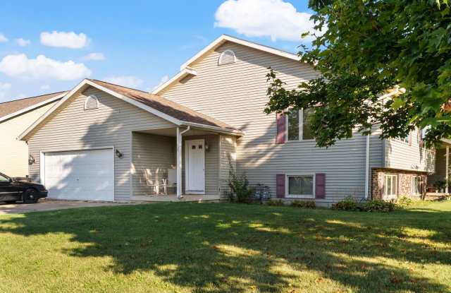 507 Bayfield Dr - 507 Bayfield Drive, Jefferson, WI 53549