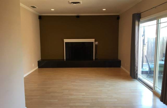 4522 Santa Cruz Court Gallery 3