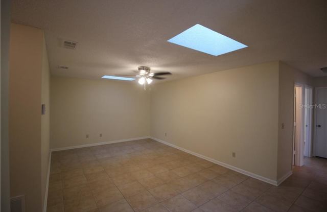 1807 CLOVERLAWN AVENUE Gallery 2