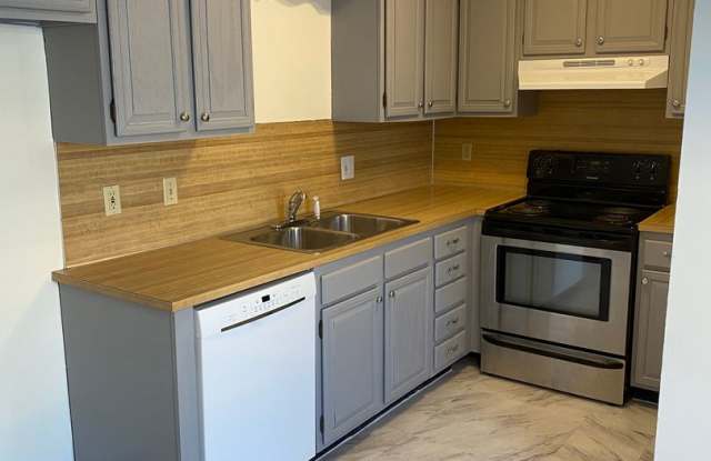 2 Bed 1 Bath 1 Car Garage Duplex in Central Broken Arrow photos photos