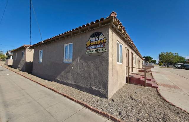 Cozy 1-bedroom / 1-bathroom Apartment Available for Lease in Yuma, AZ! photos photos