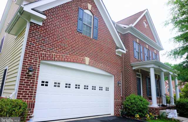 9225 TREASURE OAK COURT - 9225 Treasure Oak Court, Lorton, VA 22079
