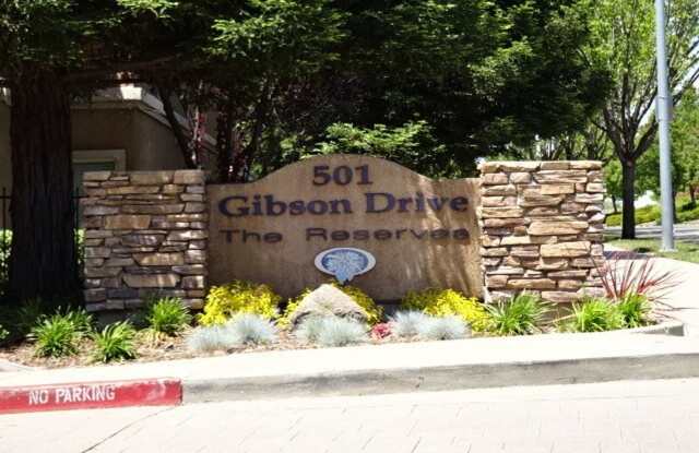 Gated Reserves - 3 Bed, 2 Bath -Downstairs - Access to Pool, Gym, and More! 2 Assigned Parking Gallery 3