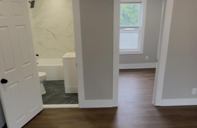 23 Benson Street Gallery 4