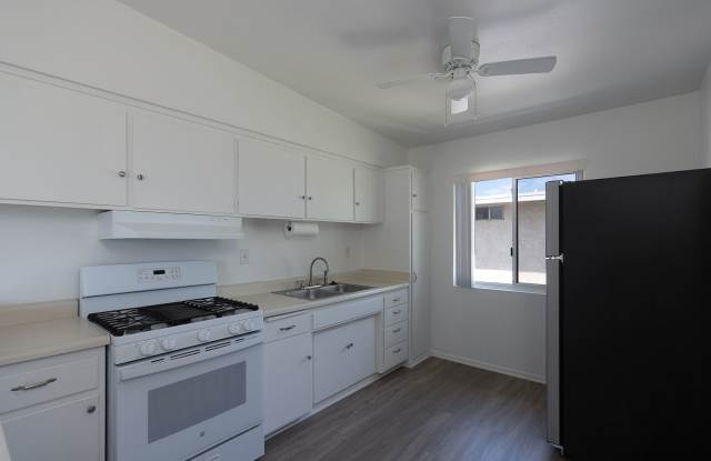2 Bedroom + 1 Bathroom Apartment | Oxnard Shores | Unfurnished Gallery 4