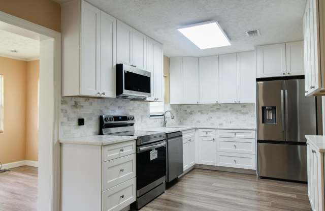 2211 Marcia Dr Orlando FL 32807 - Available NOW! Gallery 4