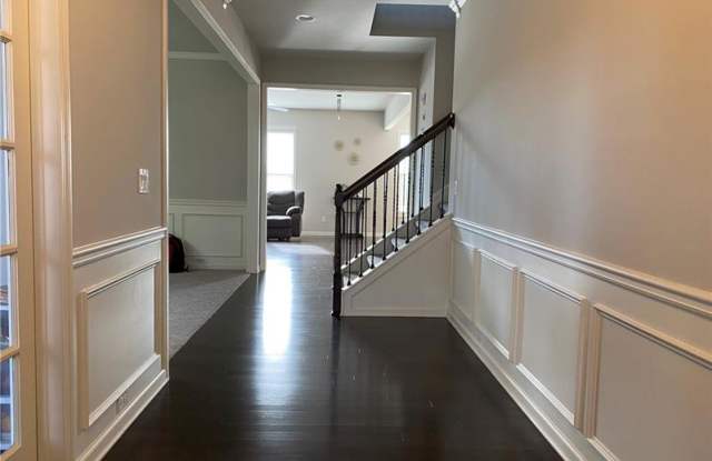 4885 Frontier Drive Gallery 3