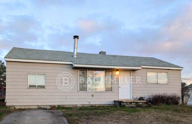 Charming 3-Bedroom Home with Spacious Backyard & Office photos photos