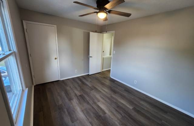 126 Cardinal Drive - 5 Gallery 2