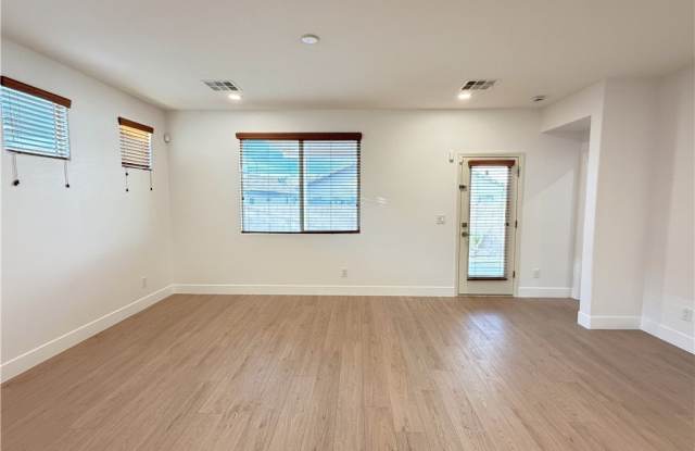 180 Flat Slate Avenue Gallery 4