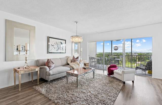 3200 N Palm Aire Drive photos photos