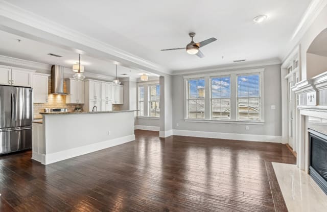 2100 Queens Gallery 2
