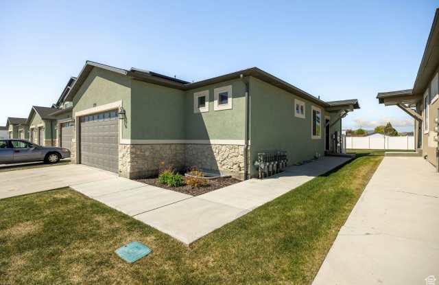 Convenient Tremonton Living | 3-Bed Townhome with Amentities photos photos