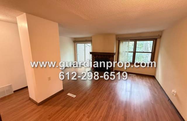 Townhouse Overlooking Pond Available Now, Lower Family Room, Balcony, Central A/C photos photos
