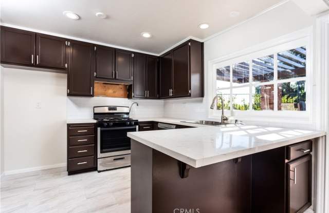 11615 Viking Avenue Gallery 4