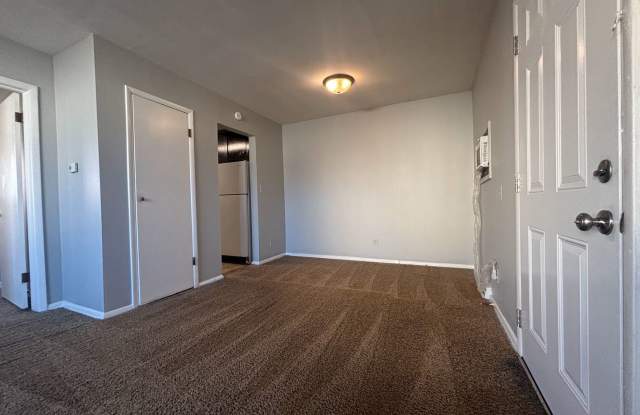 1033 w Washita photos photos