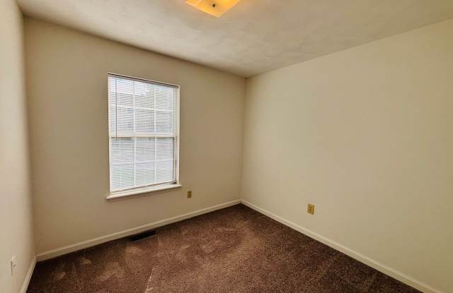 4 Bedroom 2.5 half Bath Townhouse Gallery 3