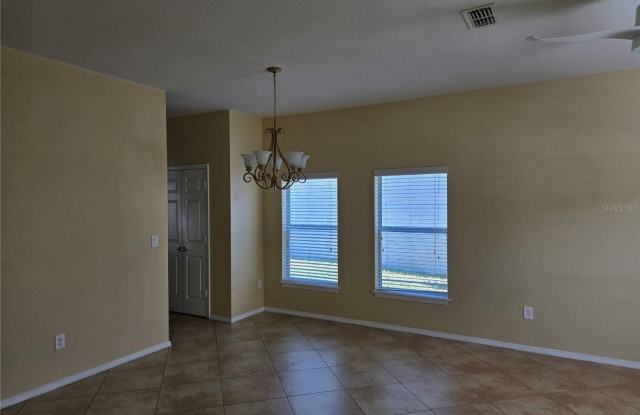 2843 MAPLE BROOK LOOP Gallery 3