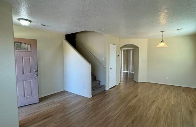 4 bed 2.5 bath 2575 sq ft home. Stunning Back Yard! Gallery 4