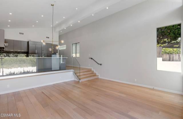 720 Rosecrans Avenue Gallery 2