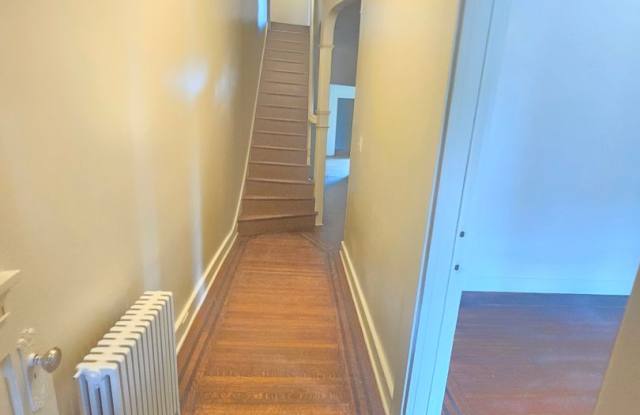 Student Housing -- 6 Bedroom Townhome by York College Gallery 3