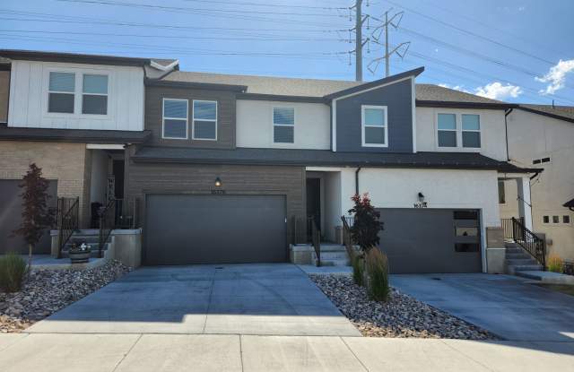 Spacious 3-Bedroom Bluffdale Townhome Gallery 1