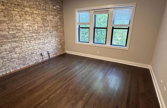 2230 North Sawyer Avenue Gallery 2