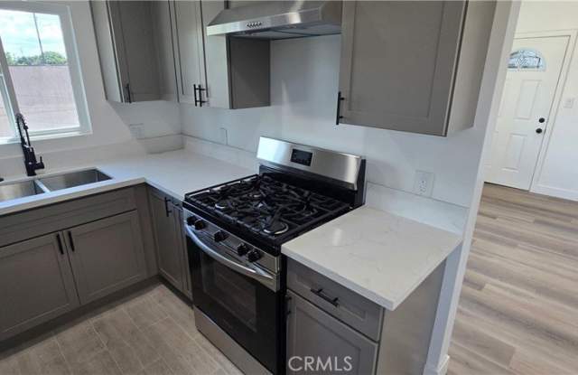 833 E 92nd photos photos