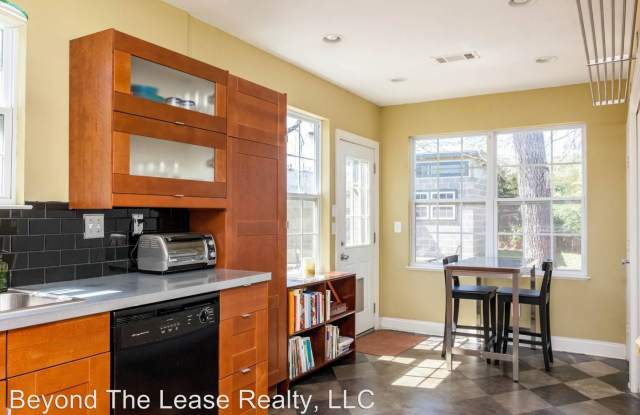 3710 Robinson Gallery 3