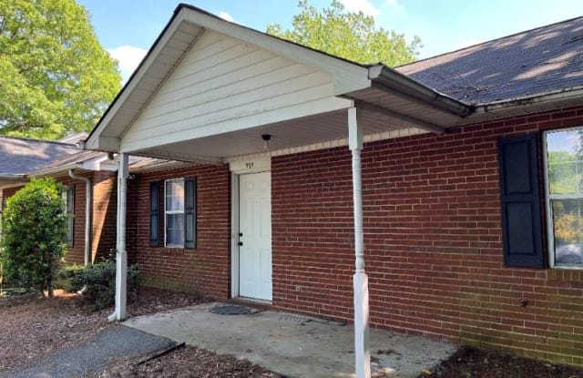 919 Oak st - 919 Oak Street, Mooresville, NC 28115