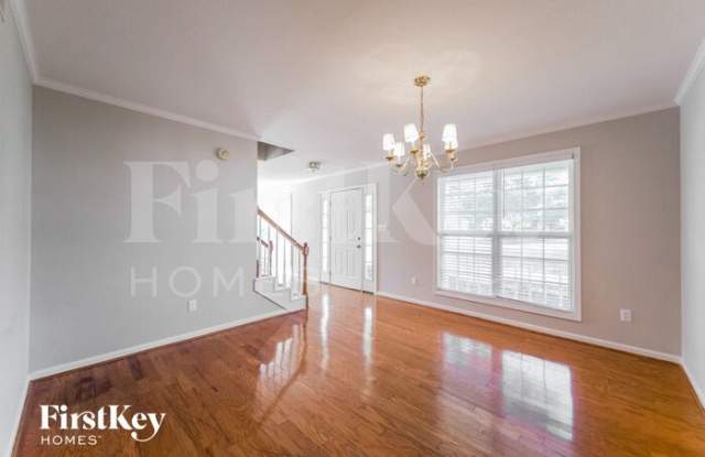 152 Pebble Lane Gallery 4