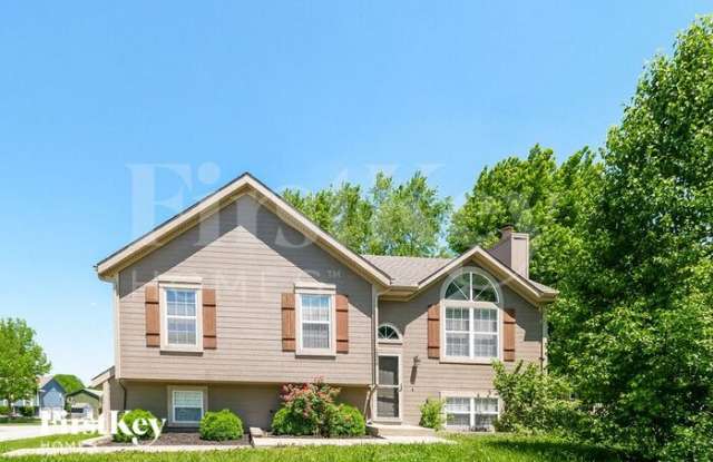 1306 Park Drive - 1306 Park Drive, Greenwood, MO 64034