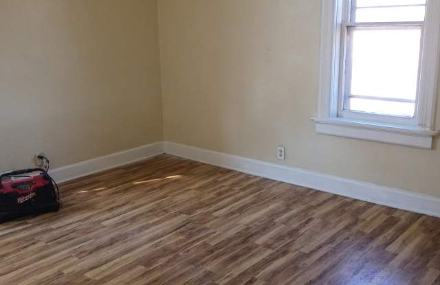 2043 North Holton Street - 3 Gallery 1