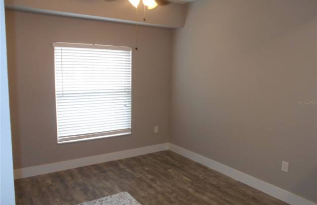 700 SEABROOK COURT Gallery 4