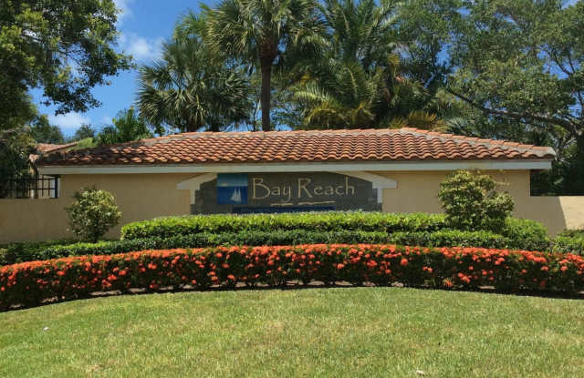 1020 Lake Shore Drive - 1020 Lake Shore Drive, Lake Park, FL 33403