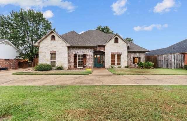 3306 Williamsburg Ln. - 3306 Williamsburg Lane, Texarkana, TX 75503