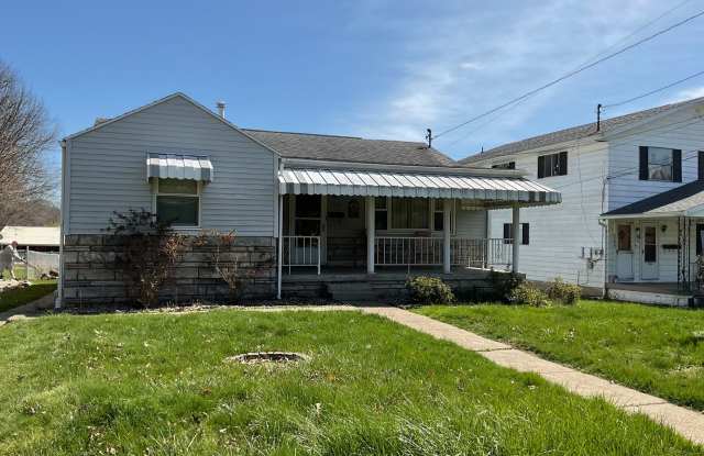 3 BR 1 Bath House w/Bonus Room + Screened-In Back Patio! photos photos 3 BR 1 Bath House w/Bonus Room + Screened-In Back Patio! photos photos