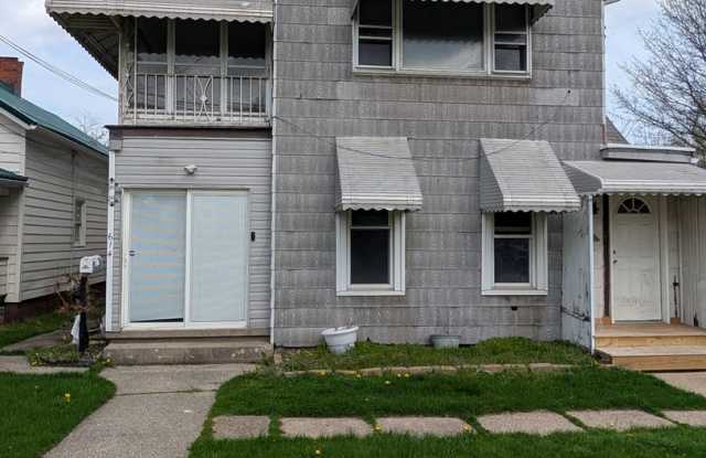 Spacious 1st floor apartment photos photos