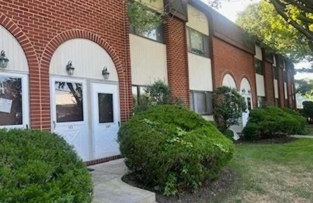 145 Grove Avenue - 145 Grove Avenue, Cedarhurst, NY 11516