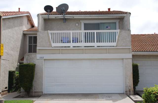 Coming Soon! North Oxnard spacious 3 bedroom 2.5 bathroom with an attached 2 car garage photos photos
