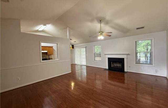 5873 Riverside Walk Drive Gallery 3