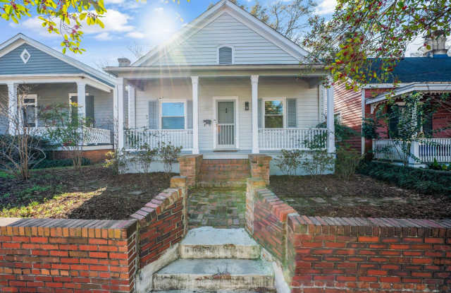 3 Bedroom, 2 Bathroom Cottage In the Heart of Downtown Wilmington photos photos