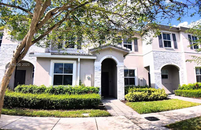 1668 SE 26th Ter photos photos