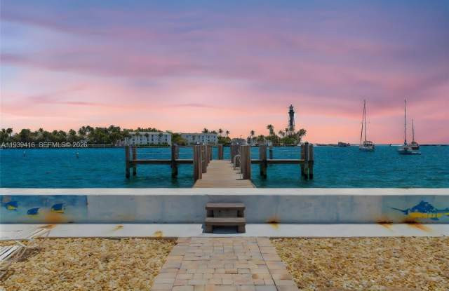 2508 Bay Dr photos photos