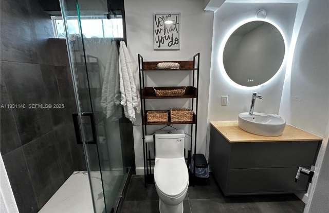 2809 SW 8th St photos photos