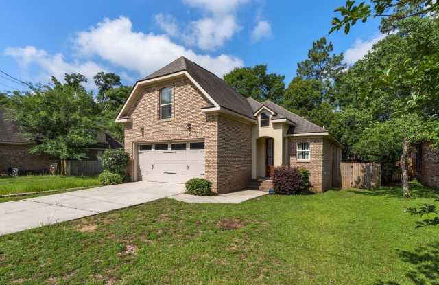 UPCOMING LISTING-CUSTOM BUILT HOME IN PINEHURST photos photos