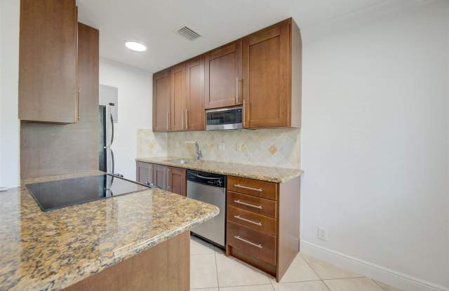 1311 Ne 18th St - 1311 Northeast 18th Street, Fort Lauderdale, FL 33305
