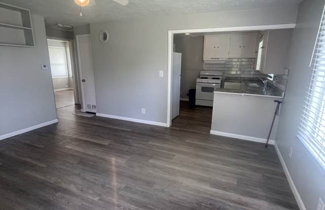 5945 Raytown Road - B photos photos