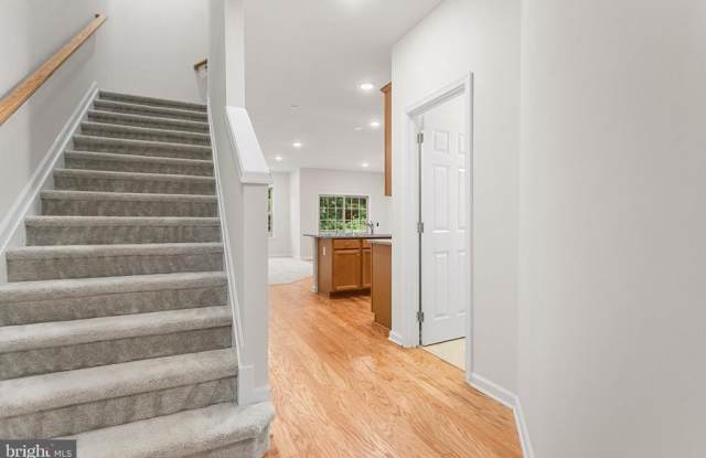112 S BUCK TAVERN WAY Gallery 2